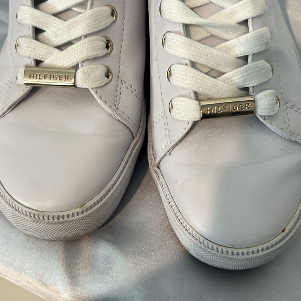 Tommy Hilfiger White Leather Sole Sneakers - Picture 13 of 13